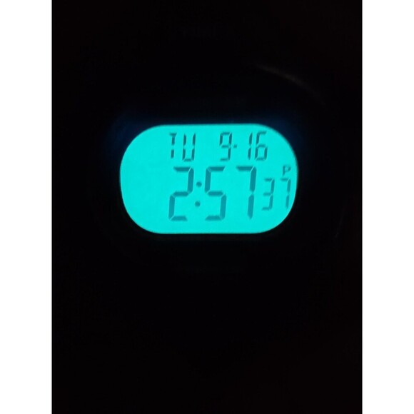 Womens Timex Ironman Triathlon 10 Lap Digital Watch Indiglo Alarms New Battery - Picture 2 of 11